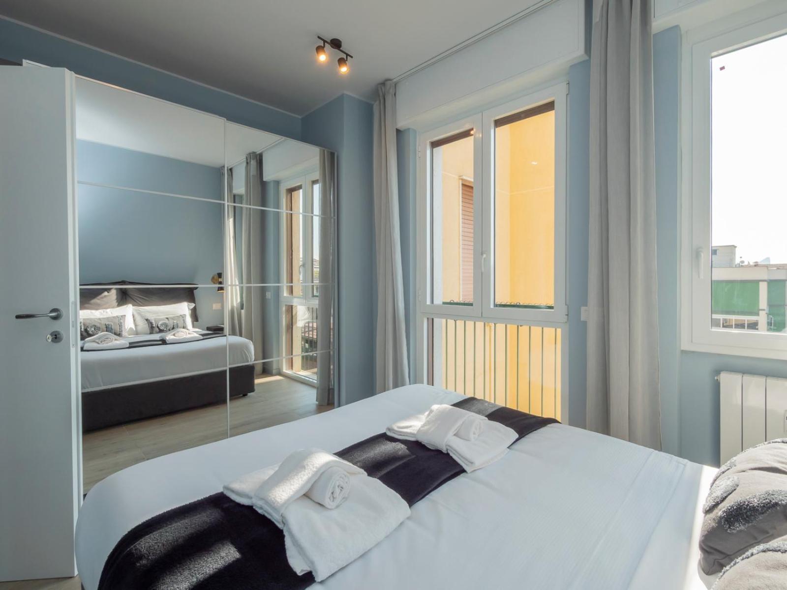 New Two-room A Stone's Throw From The M3 Metro Apartamento *